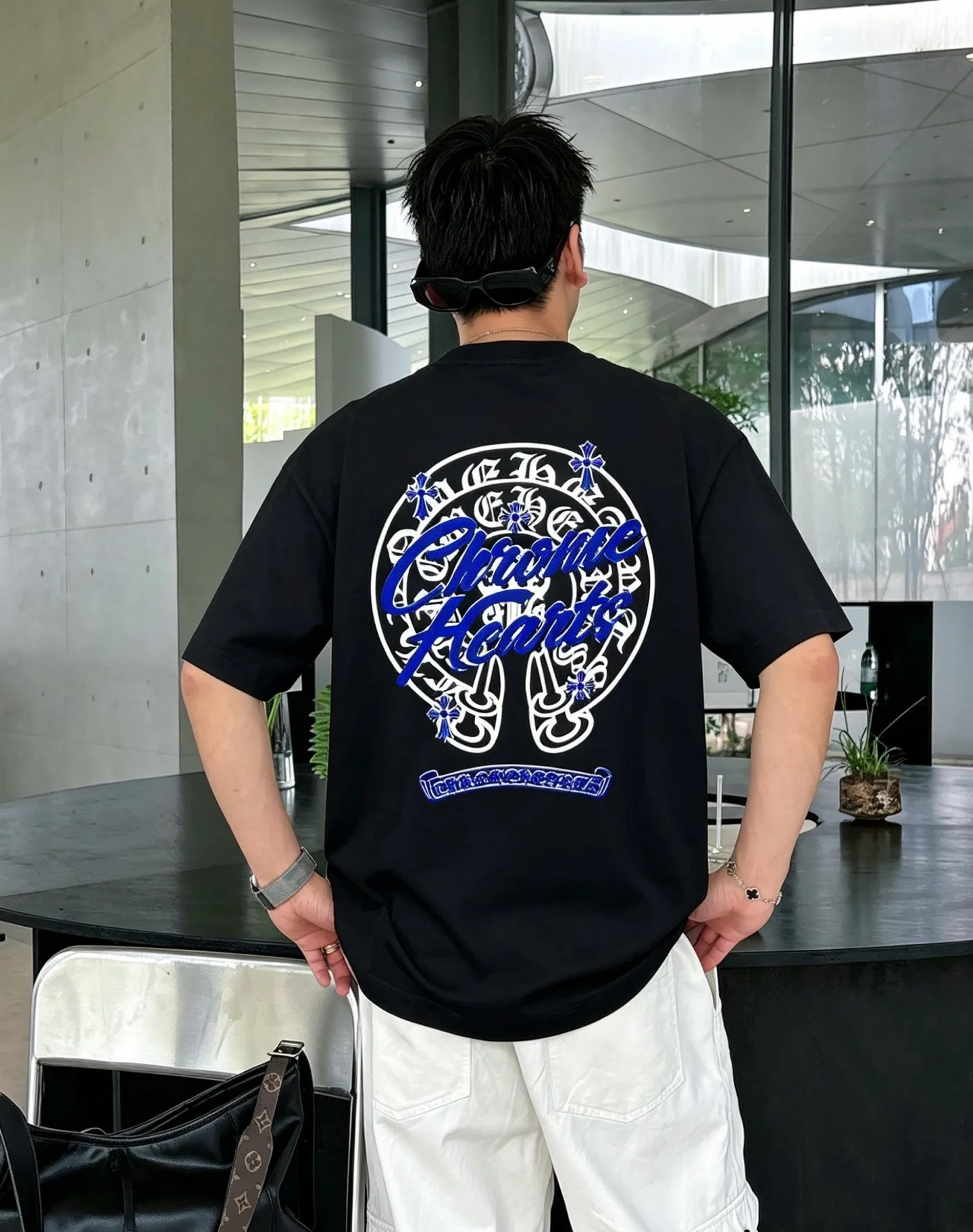 CH～ 《 》 ， tee ， Same Style ， : Black White Coffee Brown Size：S（90-130 ） M（125-150 ） L（135-165 ） XL（160-190 ） XXL（185 ）
